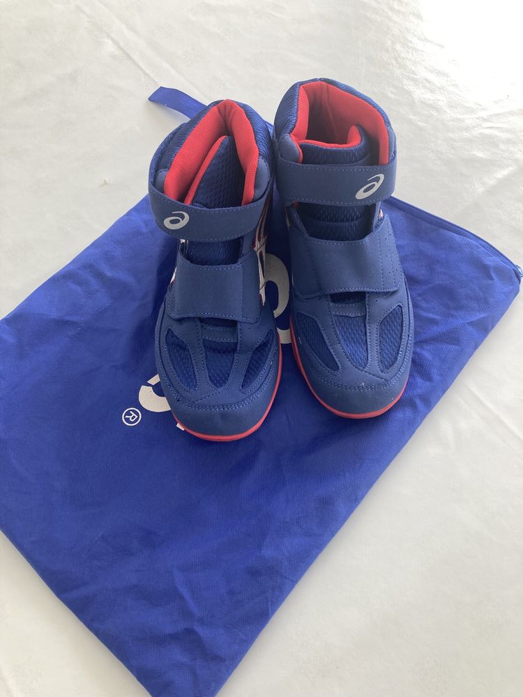 Продам борцовка Asics