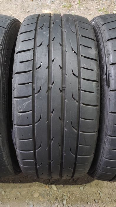 Комплект шин 225/40/18 Dunlop direzza dz102