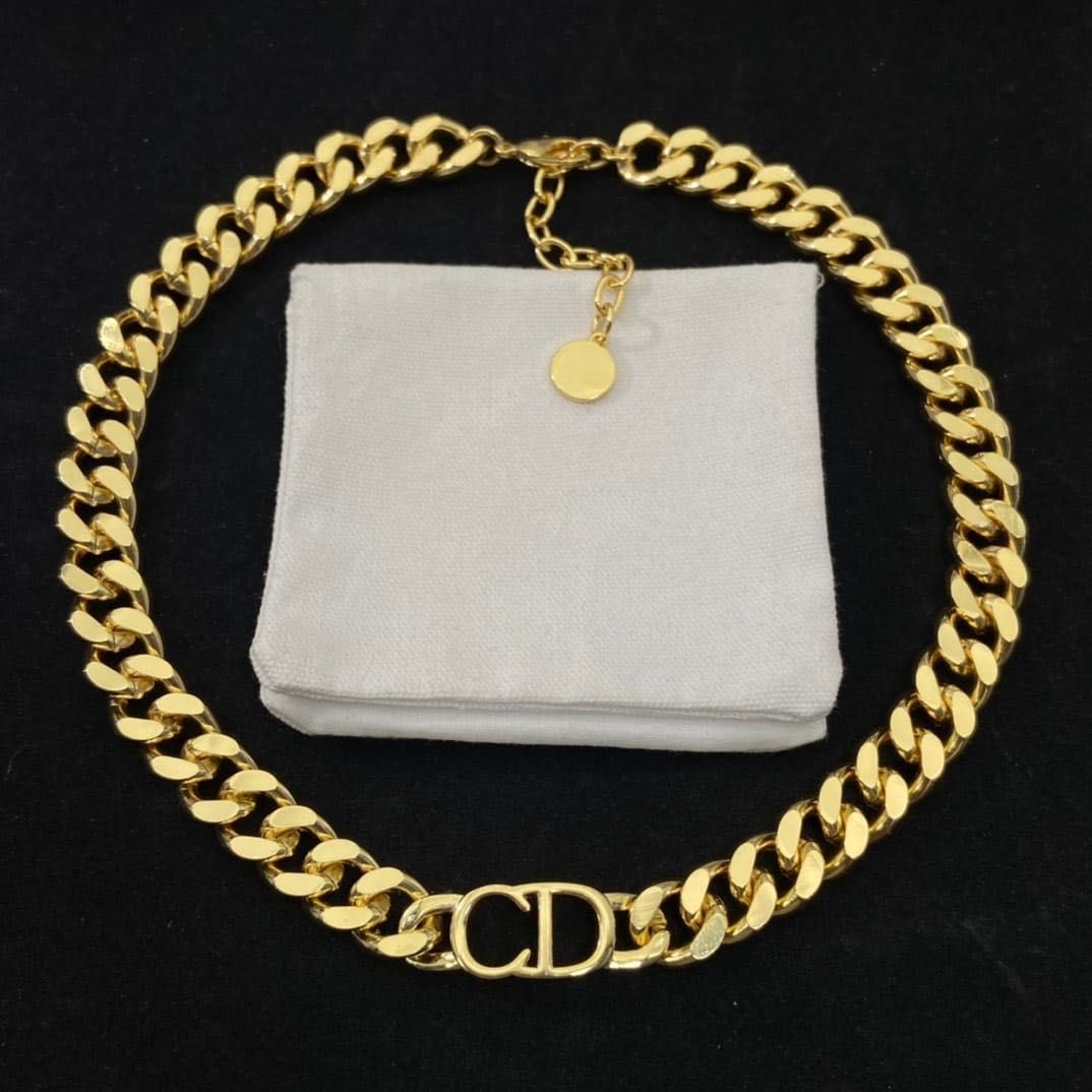 CHANEL дамско колие