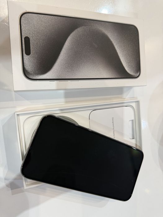 Iphone 15 pro max 256GB бял