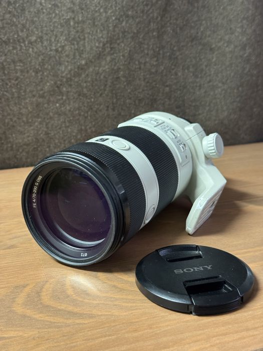 Pachet Video/Foto Sony Full Frame 70-200mm F4 OSS + kit Adaptor EF-E
