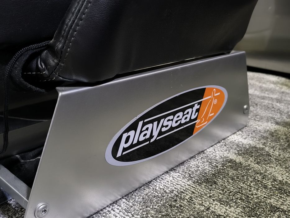 Седалка симулатор Playseat с волан Logitech G920 с шифър