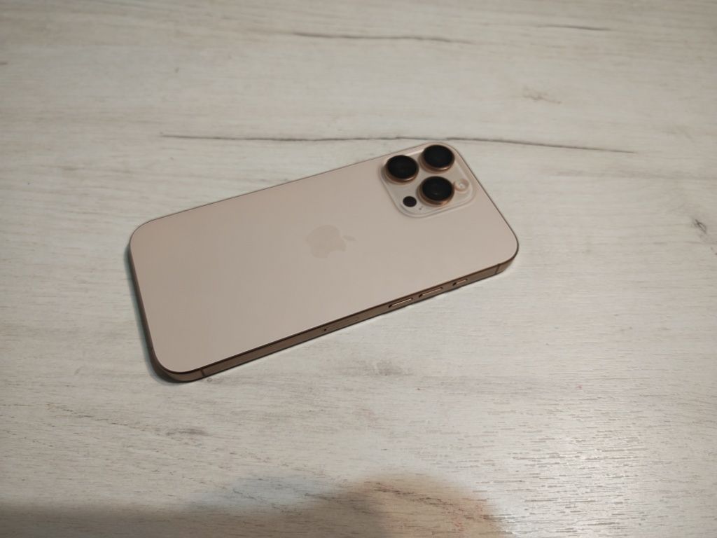 iPhone 16 Pro Max 256 GB Desert