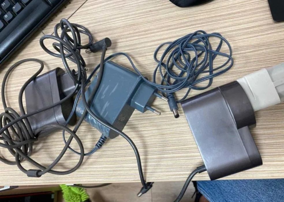 Vand aspirator Dyson - si accesorii diferite modele