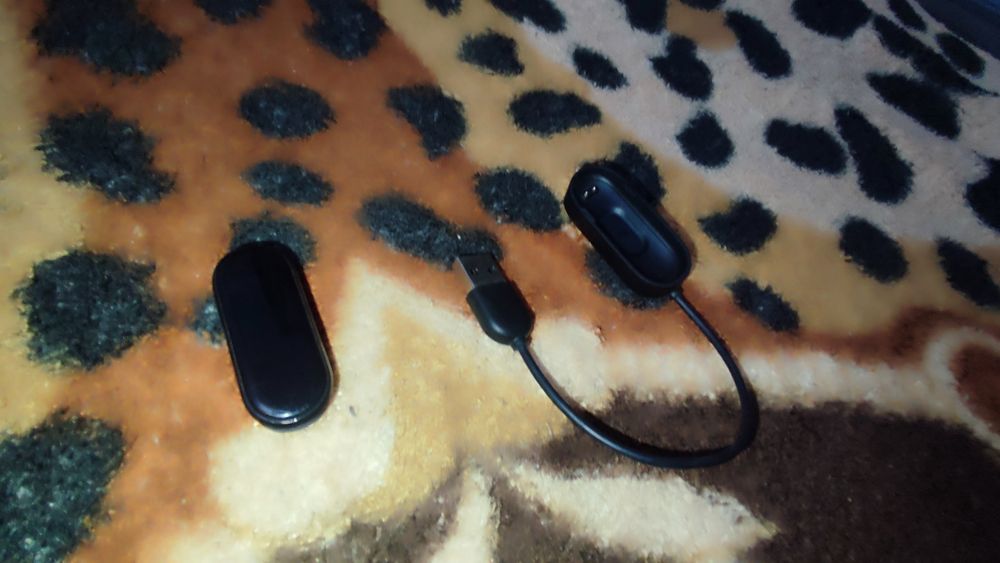 Срочно! Продам 2 Часов Детские Смарт и Мибенд 4