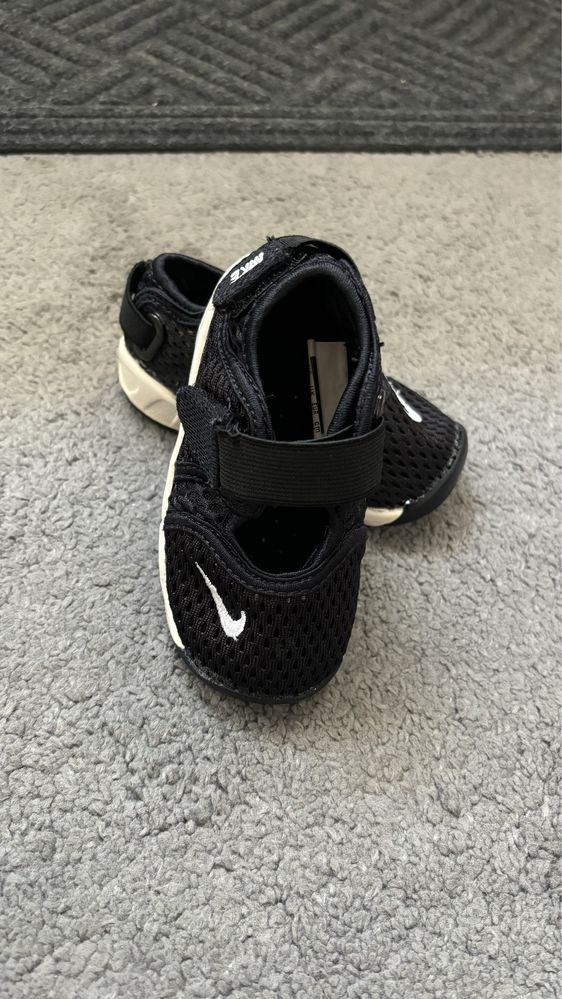 Sandale Nike marimea 21
