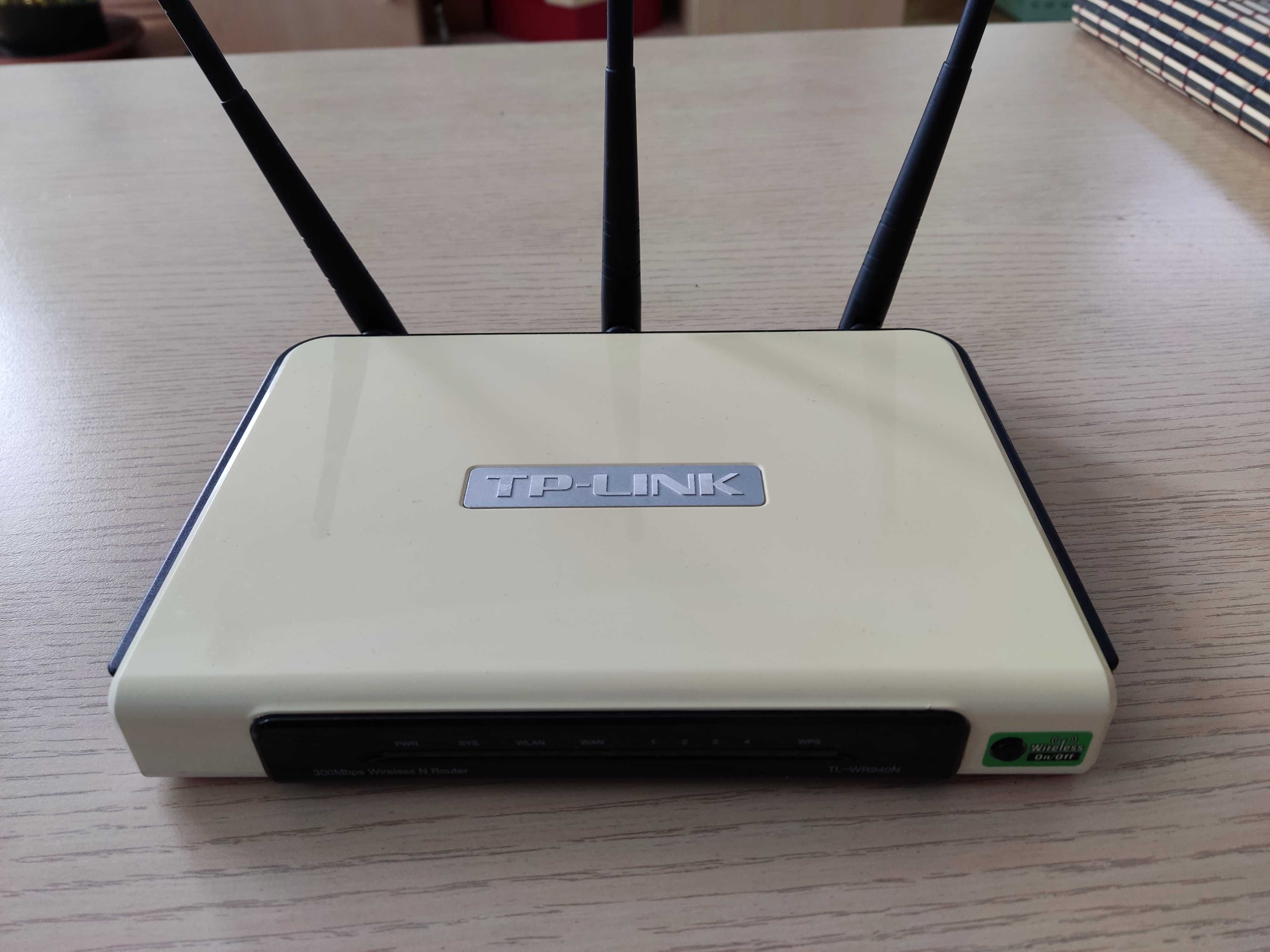 Рутер TP-Link WR940N, 8-портов суитч, POE LAN адаптер