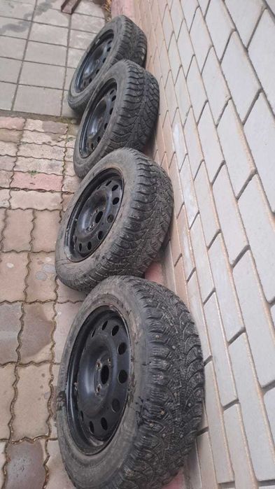 Продам зимнюю резину с дисками