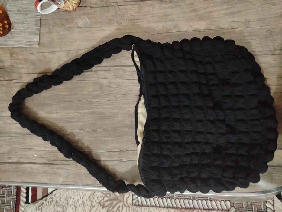 Продаю женскую сумку в отличном состоянии очень удобная и красива смот