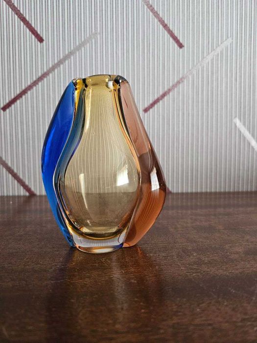 Ваза из чешского стекла.