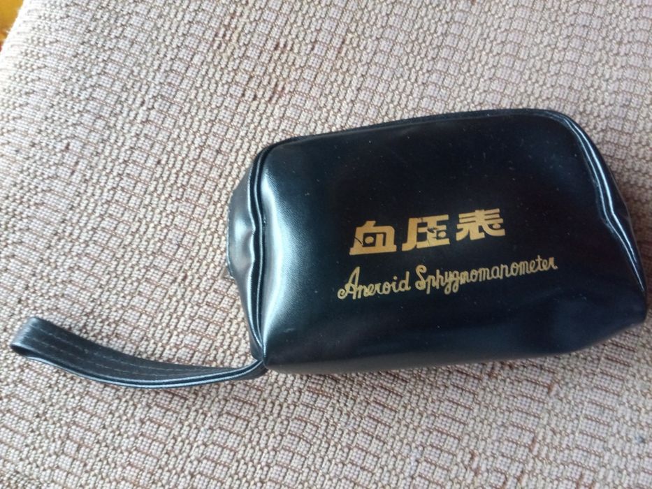 Черна кожена чанта