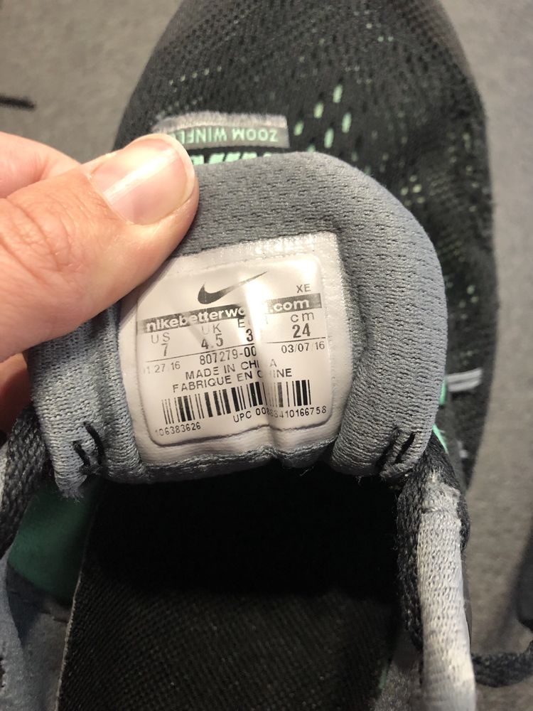 Adidasi Nike, marimea 37