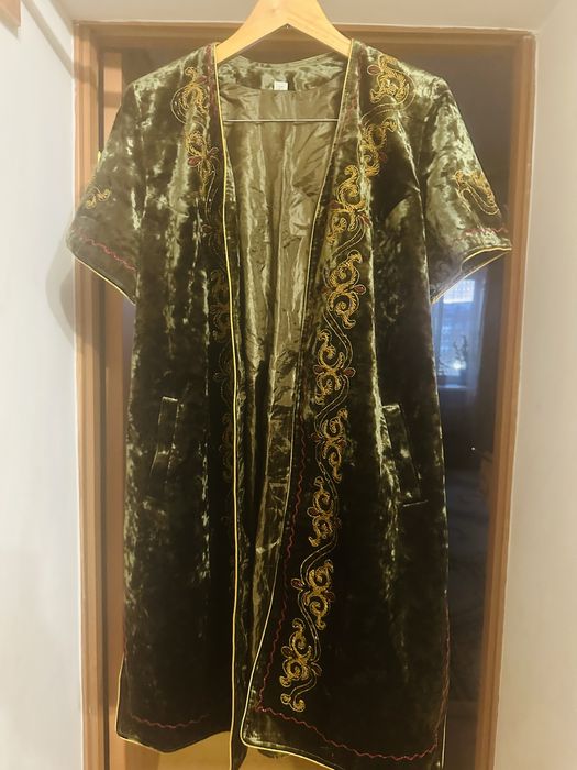 Камзол, чапан, платки, кудалык продам