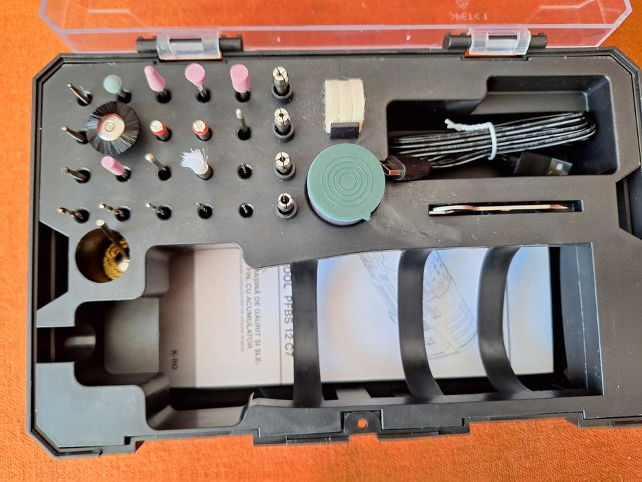 Masina de gaurit si slefuit  fin cu acumulator, model -  PFBS 12C7