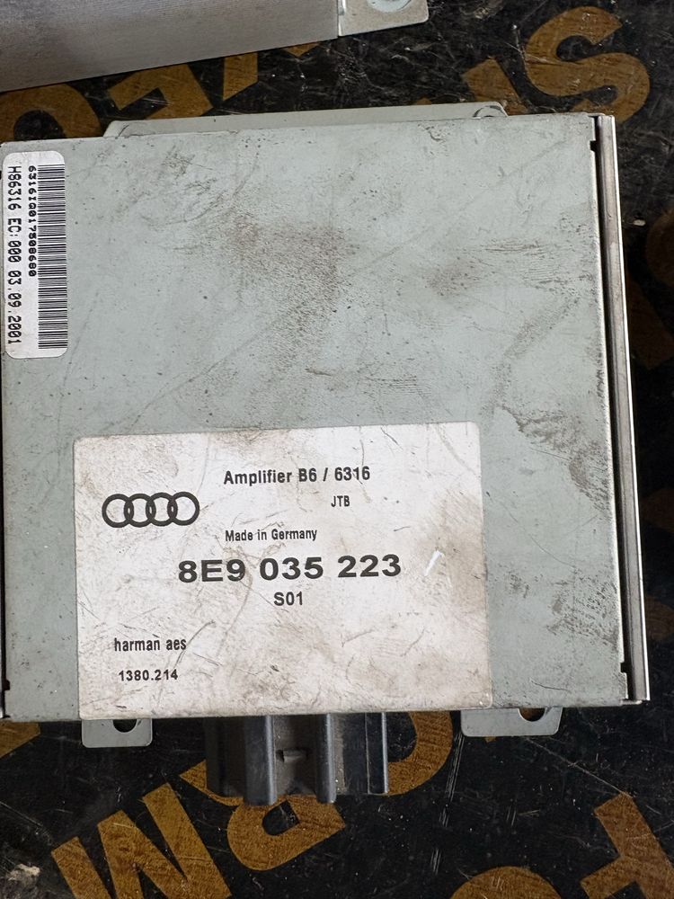 Audi a4 b7 Усилвател