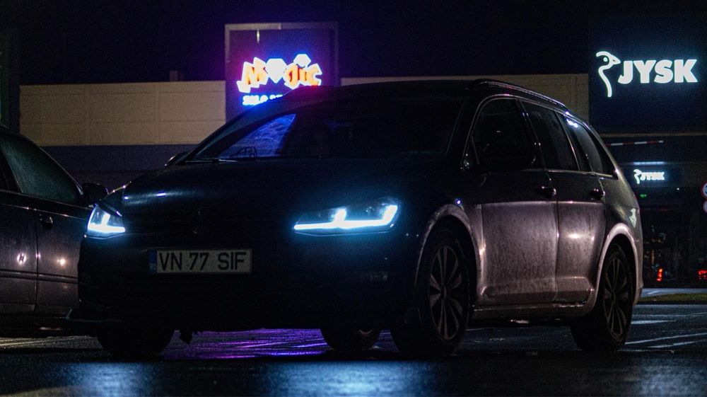 Volkswagen VW Golf / Golf 7 / 1.6 tdi / panoramic / break / UNICAT