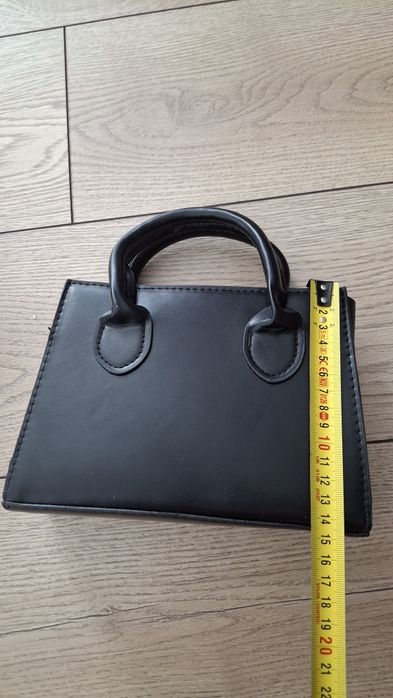 Мини чанта черна