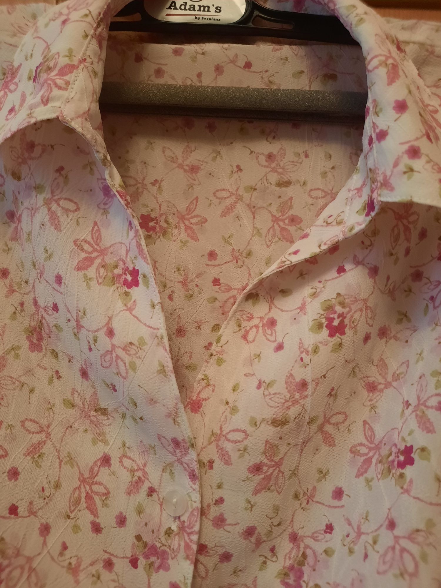 Bluza-sacou alb cu roz mărimea 48.