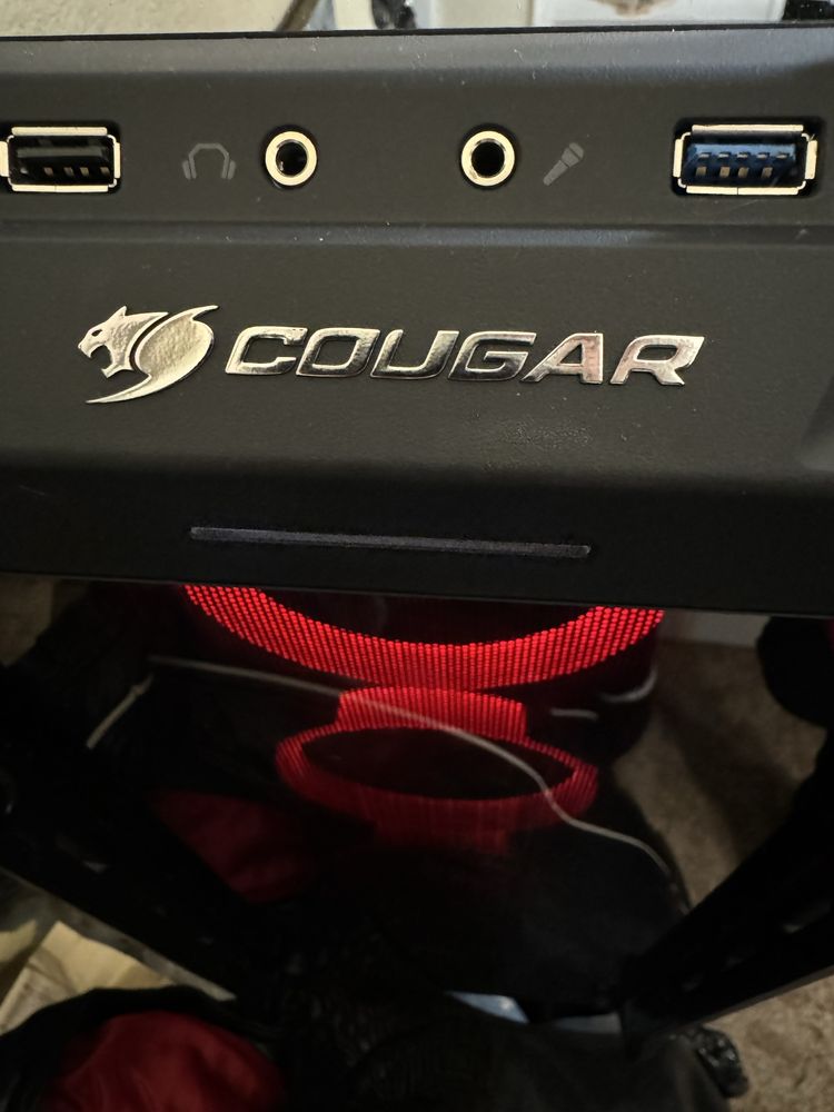 Професионален и Геймърски компютър с Ryzen 9 7950X в кутия Cougar