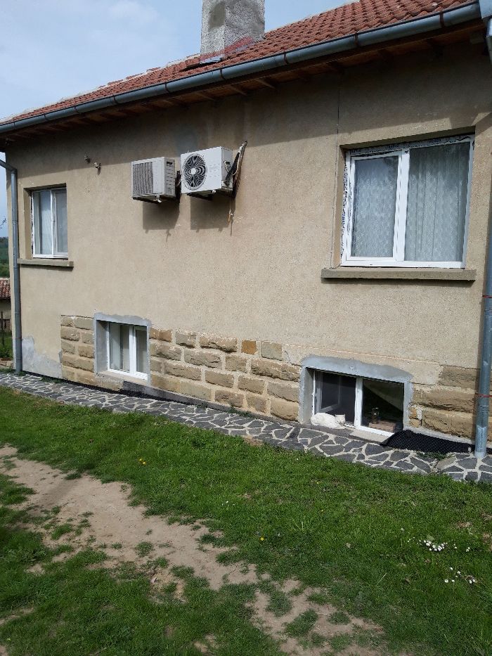 Продава се Къща в с. Изворово, Област Търговище - 140 кв.м за 272 €/кв.м - Снимка #3