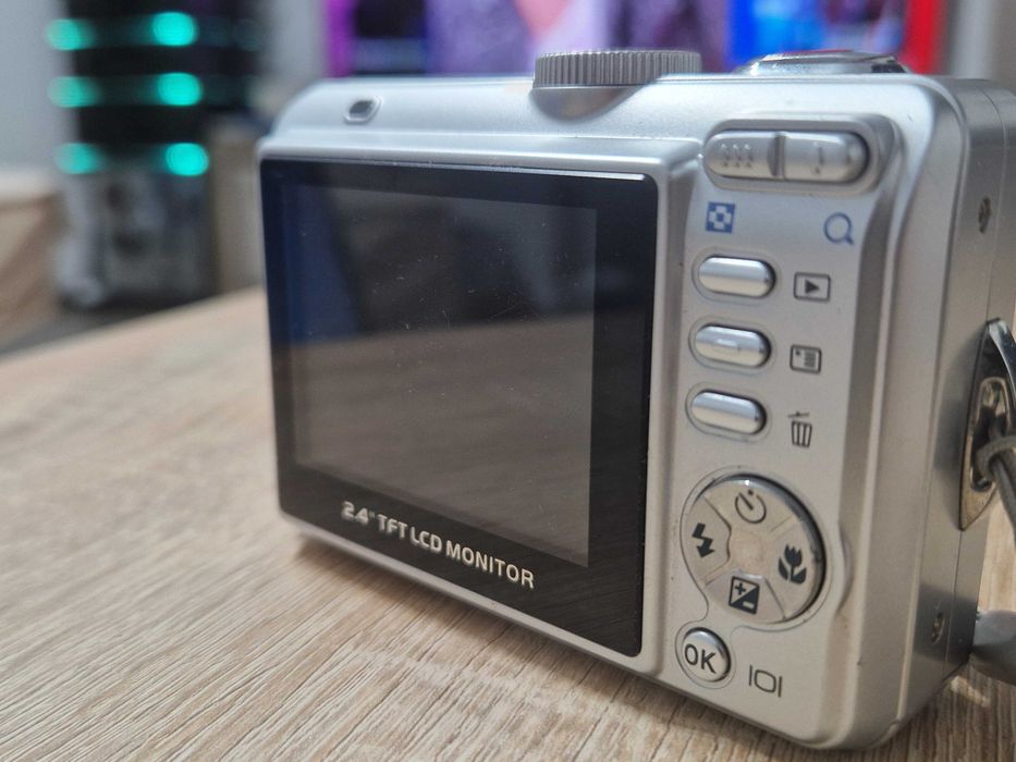 Vand aparat foto/camera foto digitala compacta Maginon DC5800, 5mp.