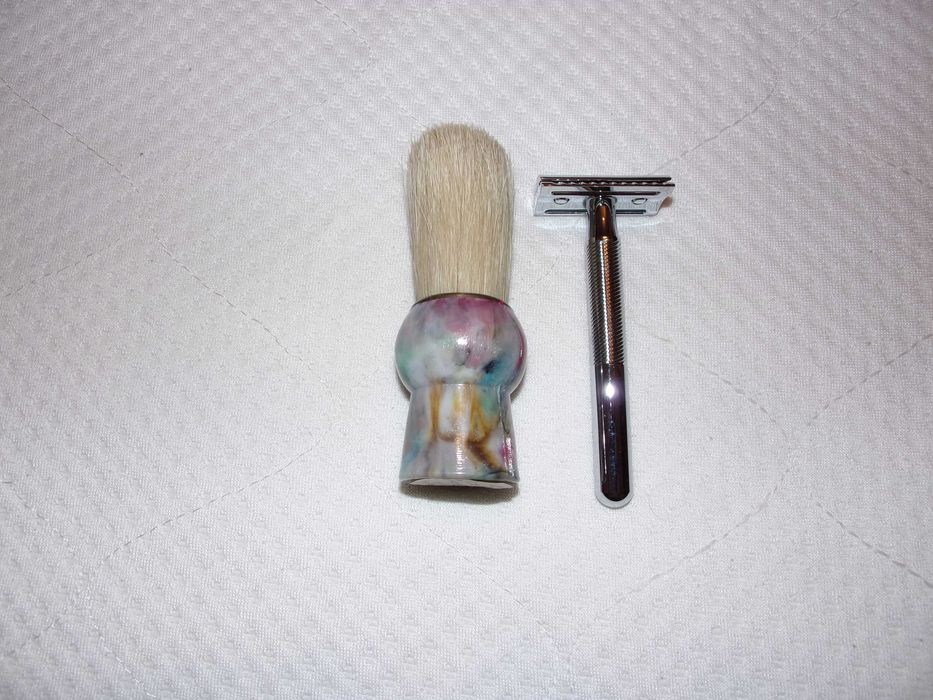 Aparat de Ras Clasic Inox si pensula de ras noi