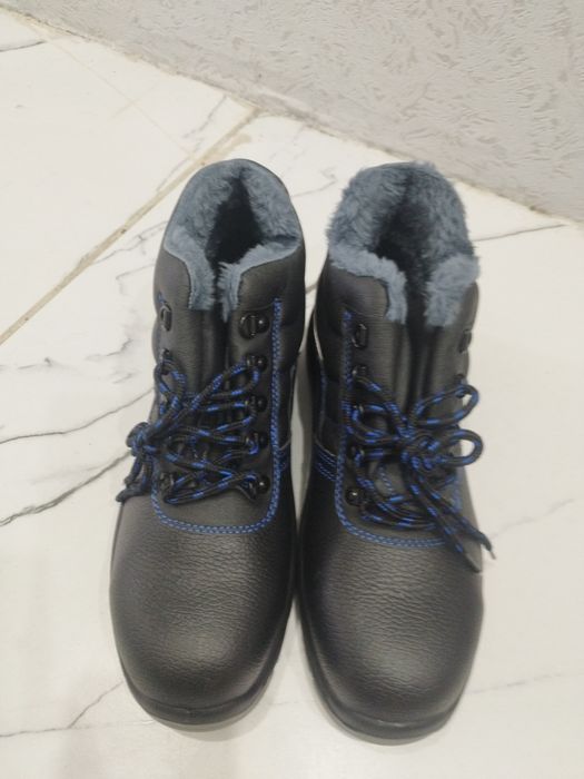 Рабочая зимняя обувь 44 размер