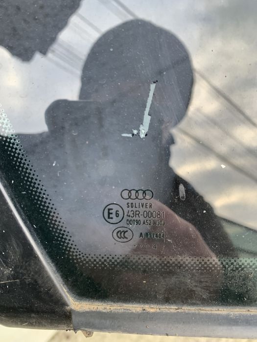 Geam fix aripa stanga spate Audi A6 C6 berlina Dreapta spate aripa