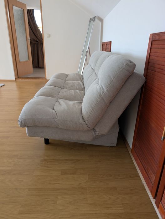 Canapea extensibila cu lada de depozitare