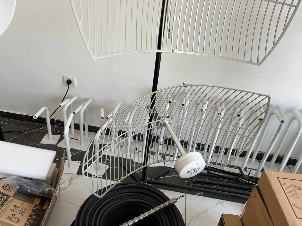 24dBi MIMO Parabolik Antenna GSM 2G 3G 4G LTE 5G