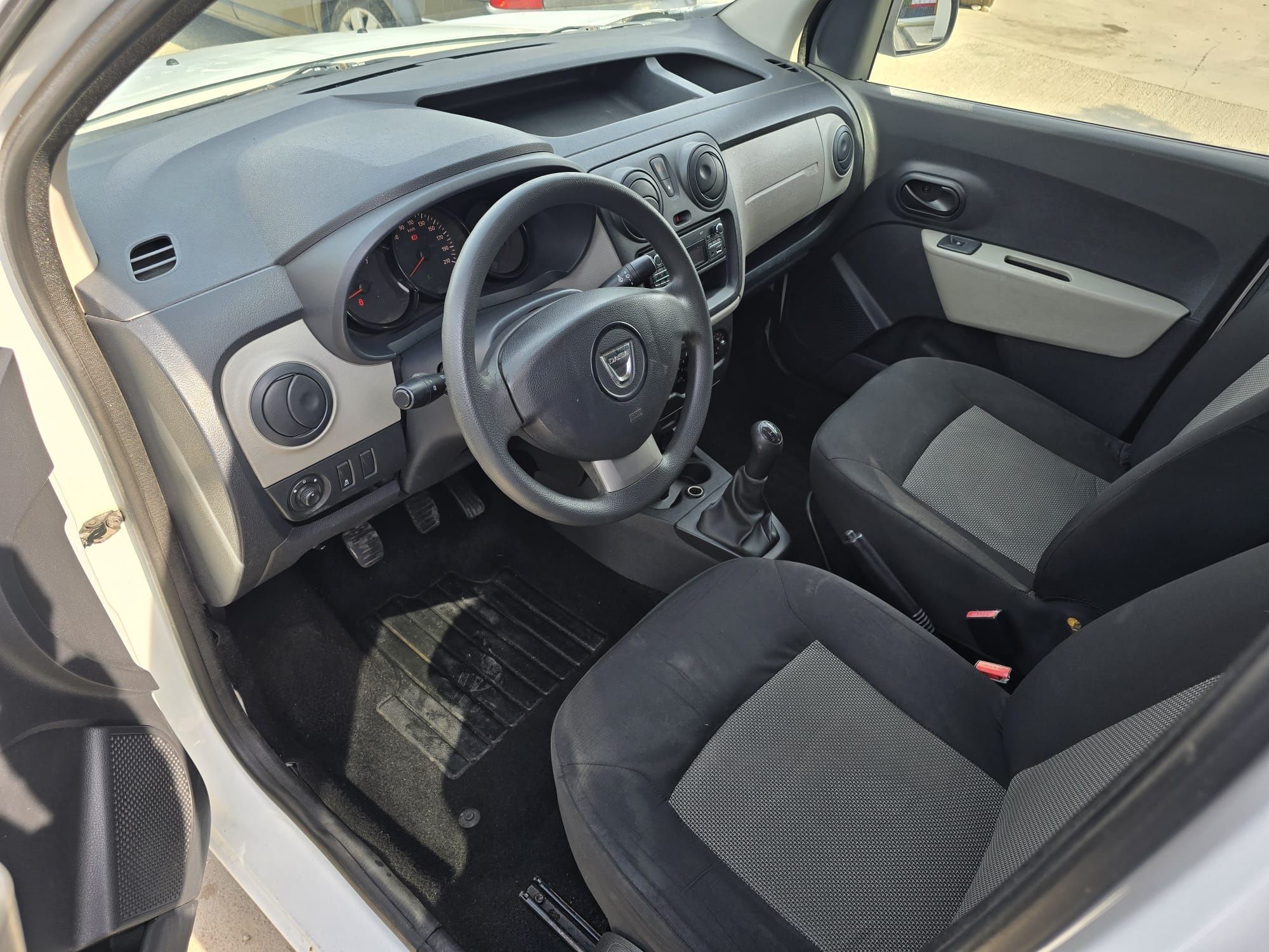 Dacia Dokker 1.5 Diesel 2015 avariat,lovit,defect
