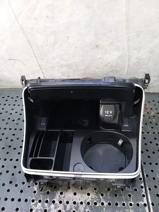 Spatiu compartiment depozitare mercedes c class w205 a2056801005