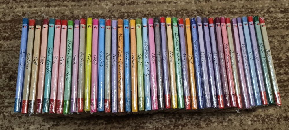 Colectie muzica clasica mari compozitori litera 40 de carti+40  CD-uri
