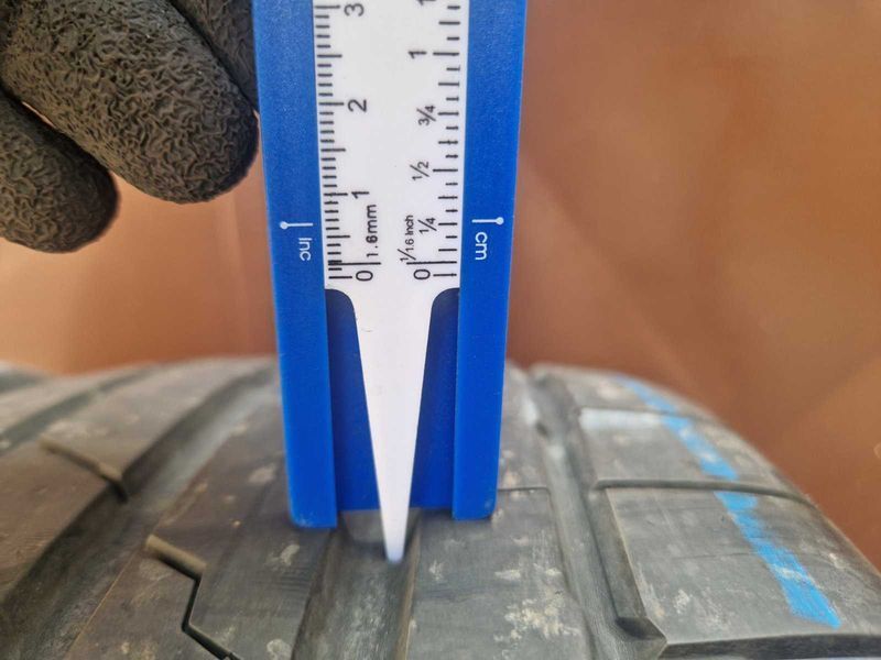 2 Hankook R19 225/45
летни гуми 
DOT5022