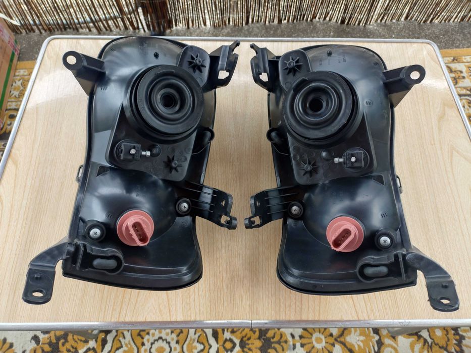 Фарове за Ford Escpe 01-03