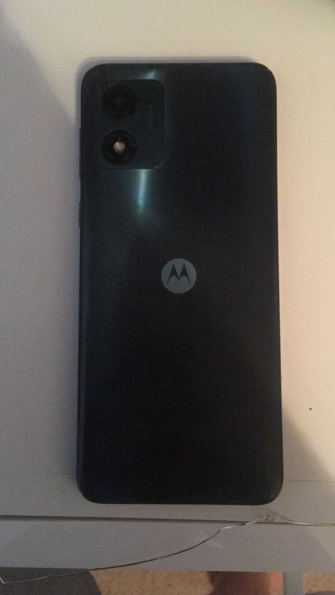 Telefon Motorola e13 cu ecran stricat CITITI DESCRIEREA