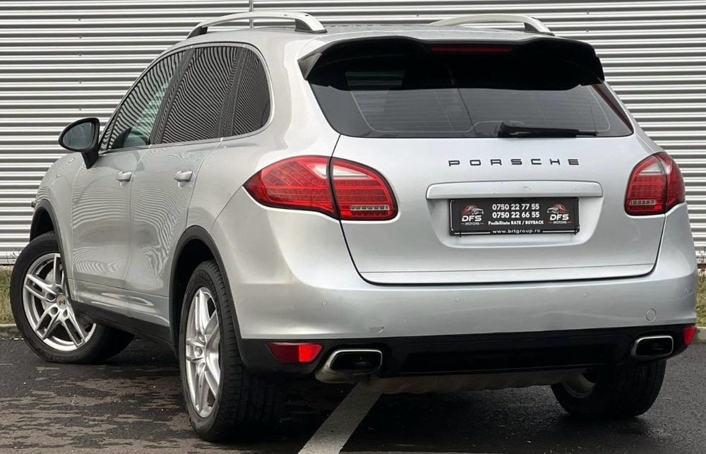 Vand Porsche Cayenne 3.0D CHRONO 4x4 fabricatie 2012 impecabila urgent