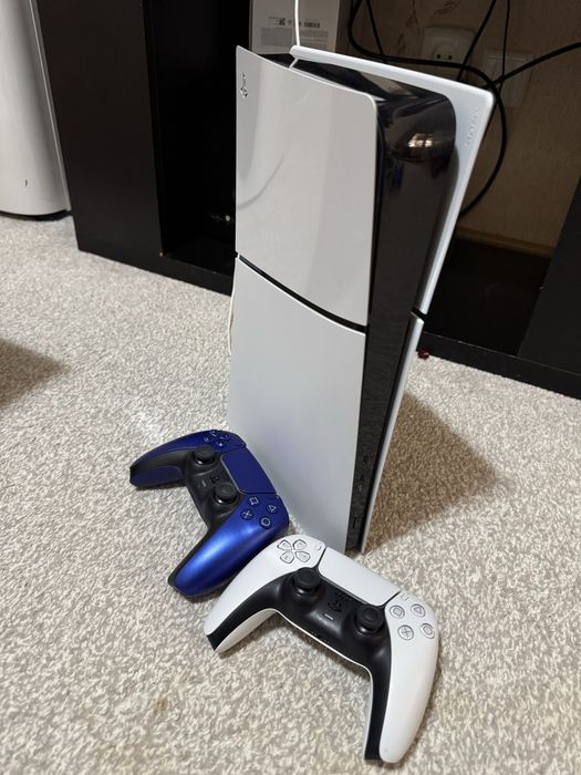 Продам PlayStation 5 Digital edition Slim без дисковода 1 ТБ с играми