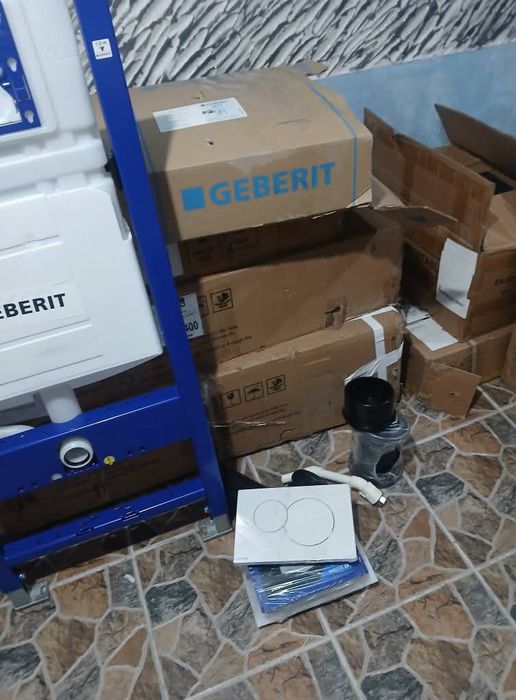 Wc suspendat cu cadru de susținere geberit