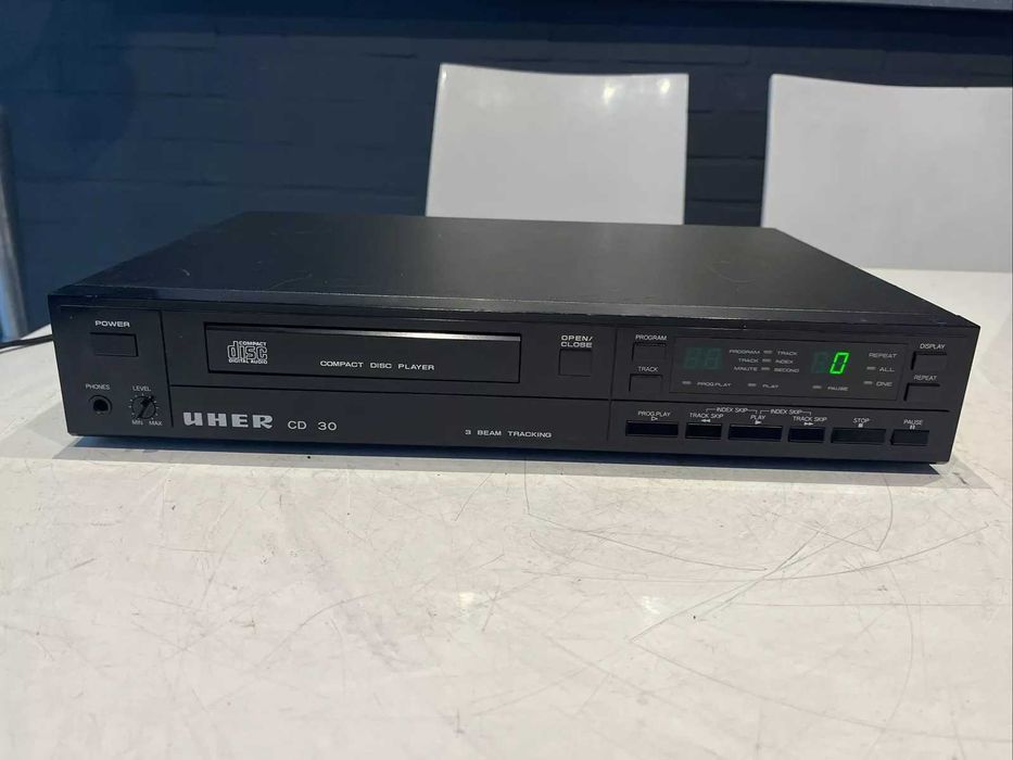 UHER CD 30 ( CD проигрыватель )