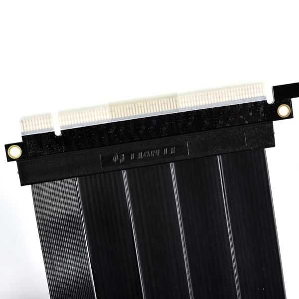^ Lian Li PCI-e 4.0 X16 Riser cable (200mm)