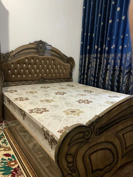Спальный гарнитур продаётся