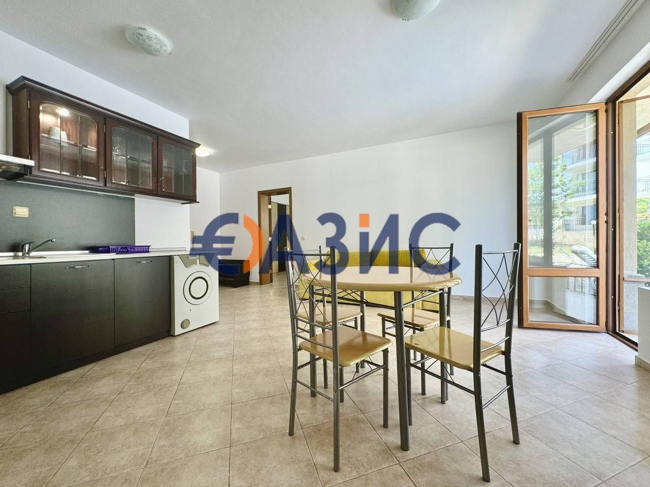 Продава се Двустаен апартамент в с. Кошарица, Област Бургас - 59 кв.м за 1074 €/кв.м - Снимка #1
