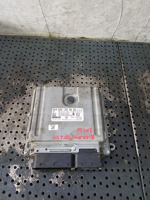 Ecu calculator motor 3.0 cdi mercedes r class w251 a6421509626 0281014975