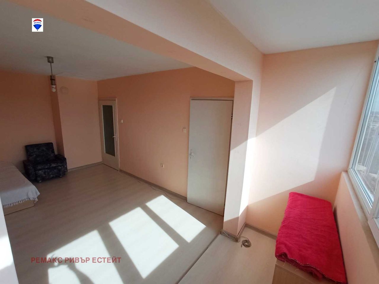 Продава се Едностаен апартамент в Русе, Здравец Север 1 - 34 кв.м за 1468 €/кв.м - Снимка #2