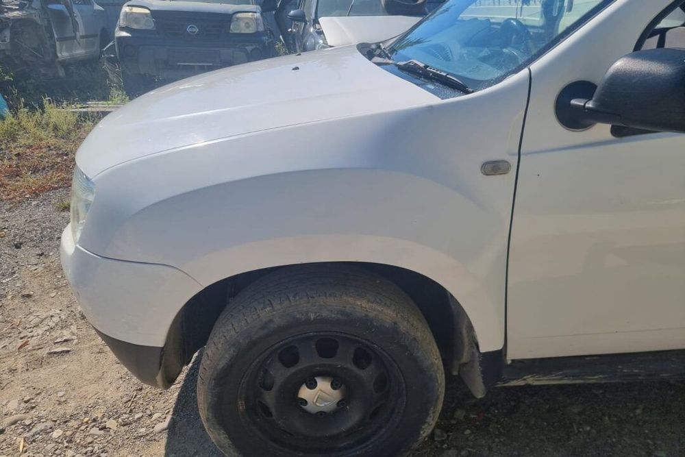 Aripa fata stanga Dacia Duster 1.6 2013-2017