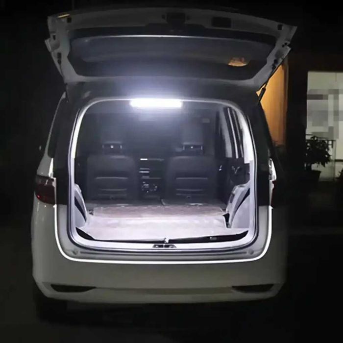 Lampa LED interior auto plafonieră lumină portbagaj VW Ford BMW Dacia