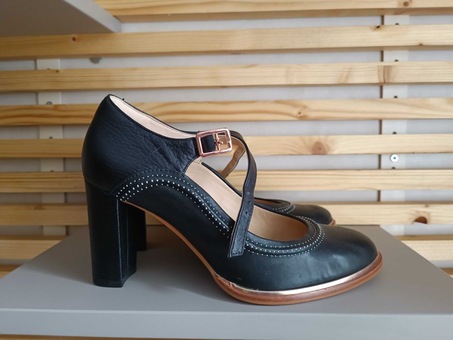 Дамски обувки Clarks, отговарят на 36 номер, естествена кожа