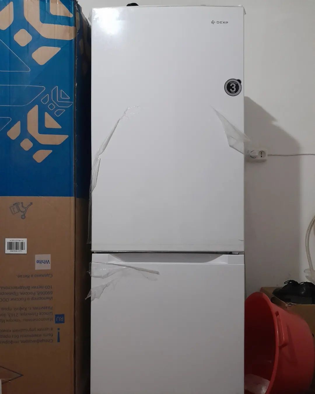 Продам совершенно новый холодильник 100000тг.