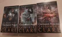 Seria The infernal devices de Cassandra Clare, toate noi